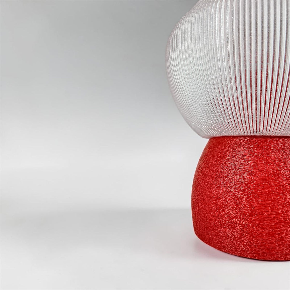 MELO lamp side profile with diffuser half attached